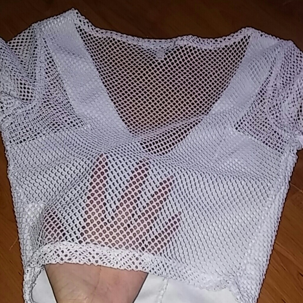 Crop Top Fish Net - Picture 2 of 4
